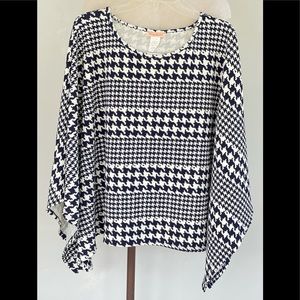 Houndstooth Poncho by Orange Caramel